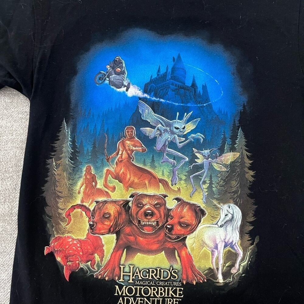 Hagrid's Magical Creatures Motorbike Adventure™ Adult T-Shirt Size S - Picture 2 of 3